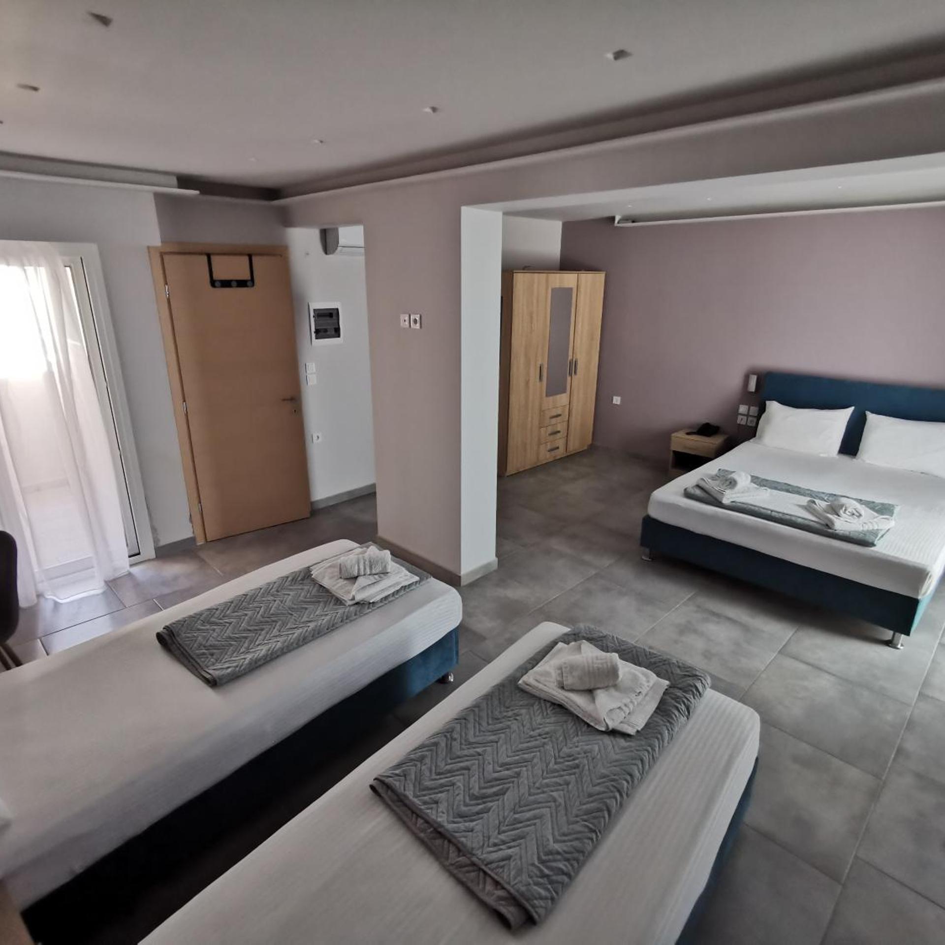 Three Island View Hotel 74/103