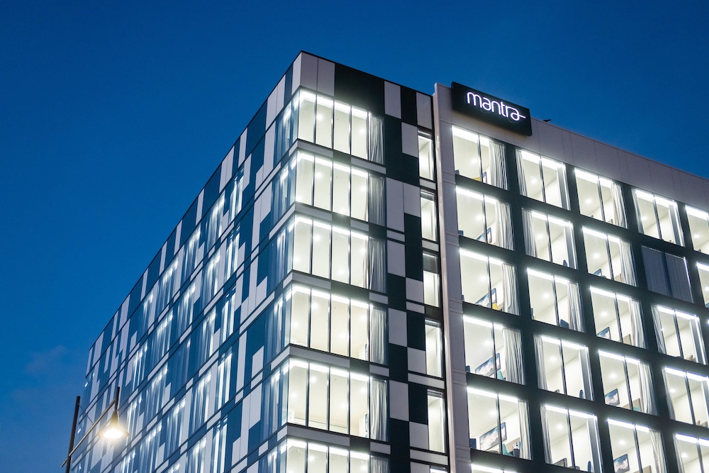 Mantra Albury Hotel in ALBURY