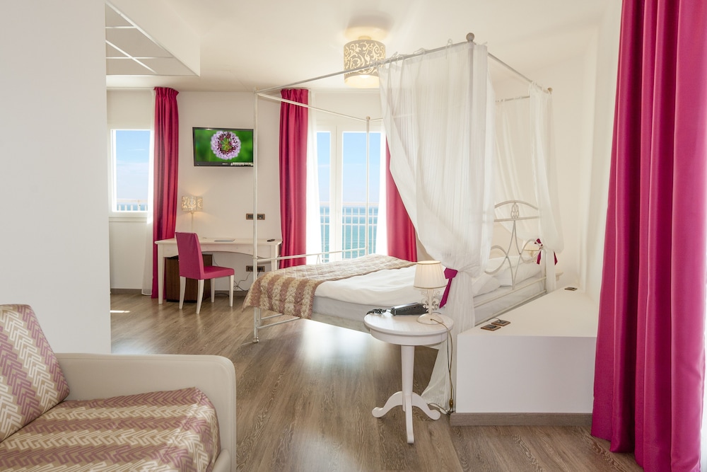 REGENTS HOTEL JESOLO 11/29