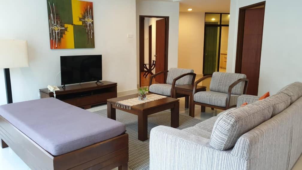Samsuria Beach Resort & Residence 32/52