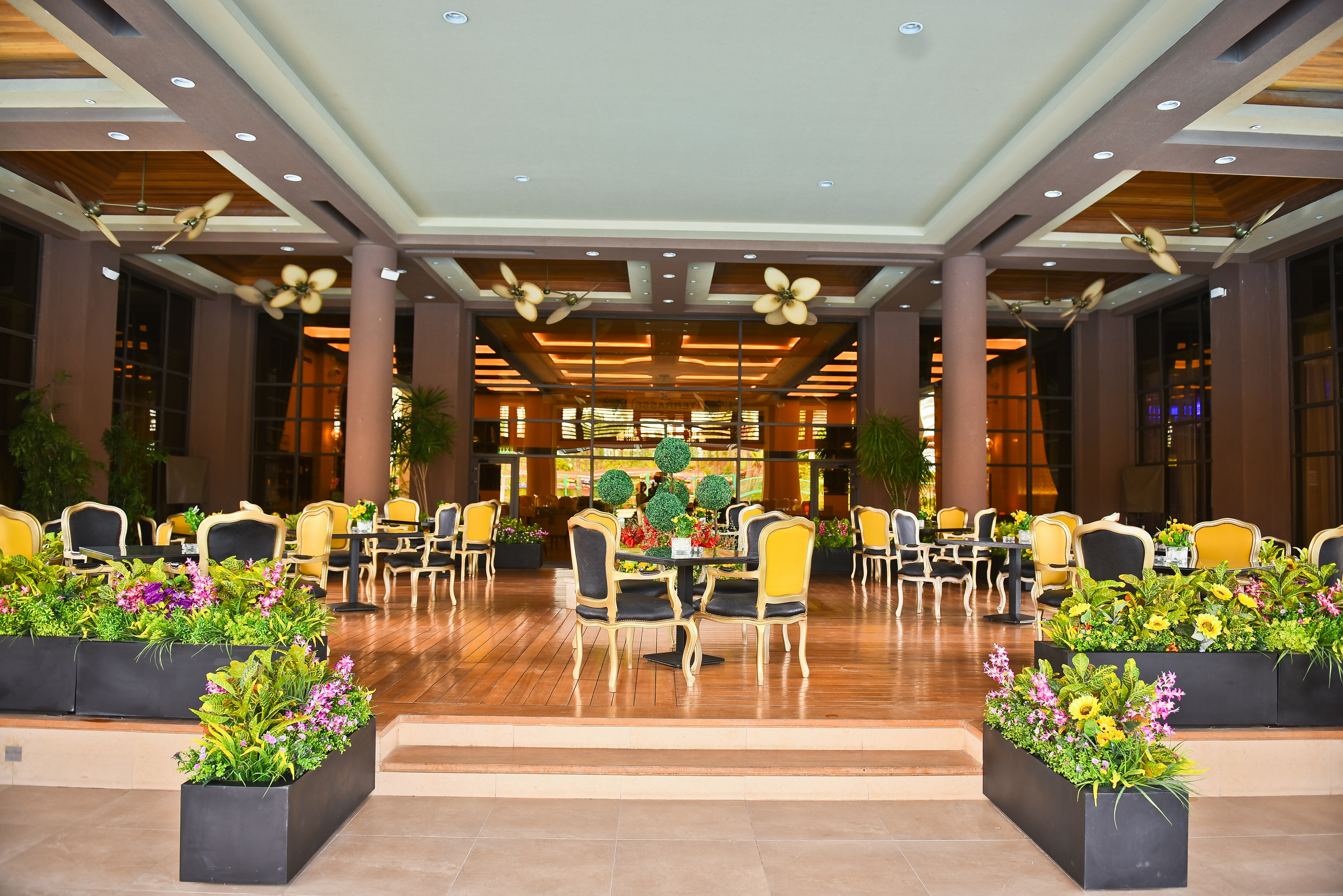 Hilton Alexandria Kings Ranch 12/35