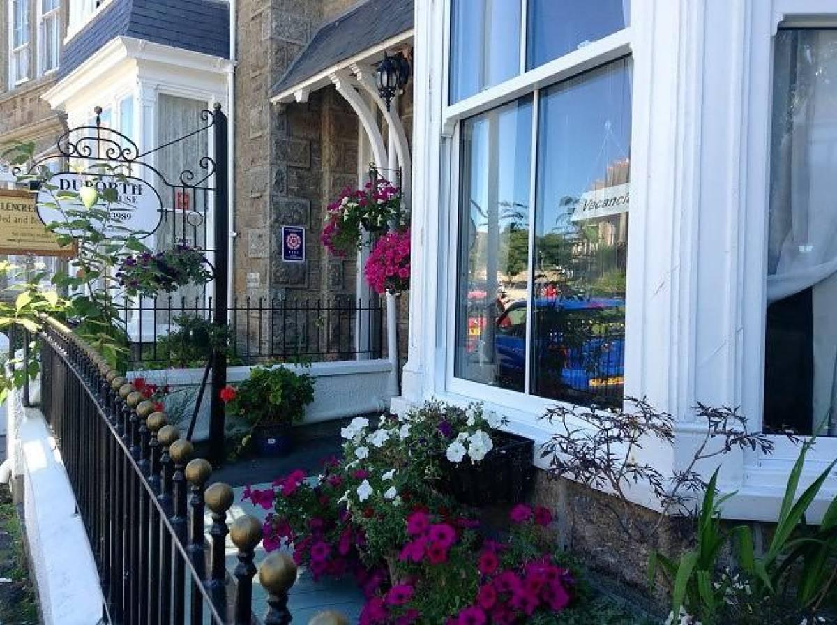 Duporth Guest House 3/12