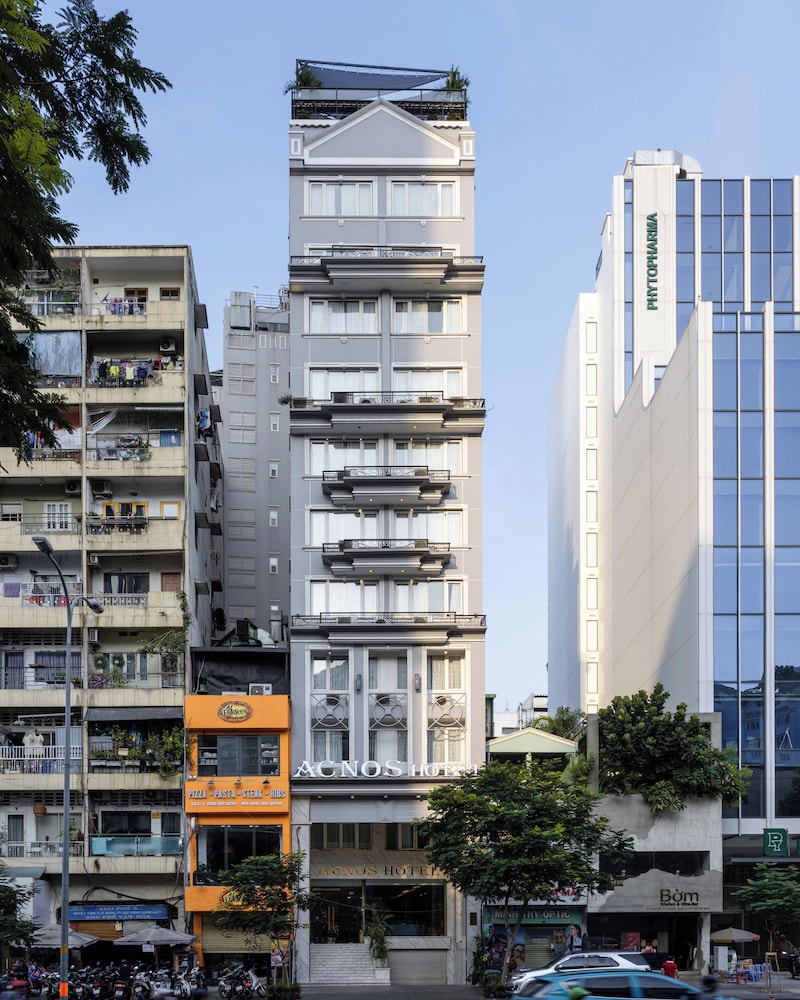 Acnos Hotel 4/50