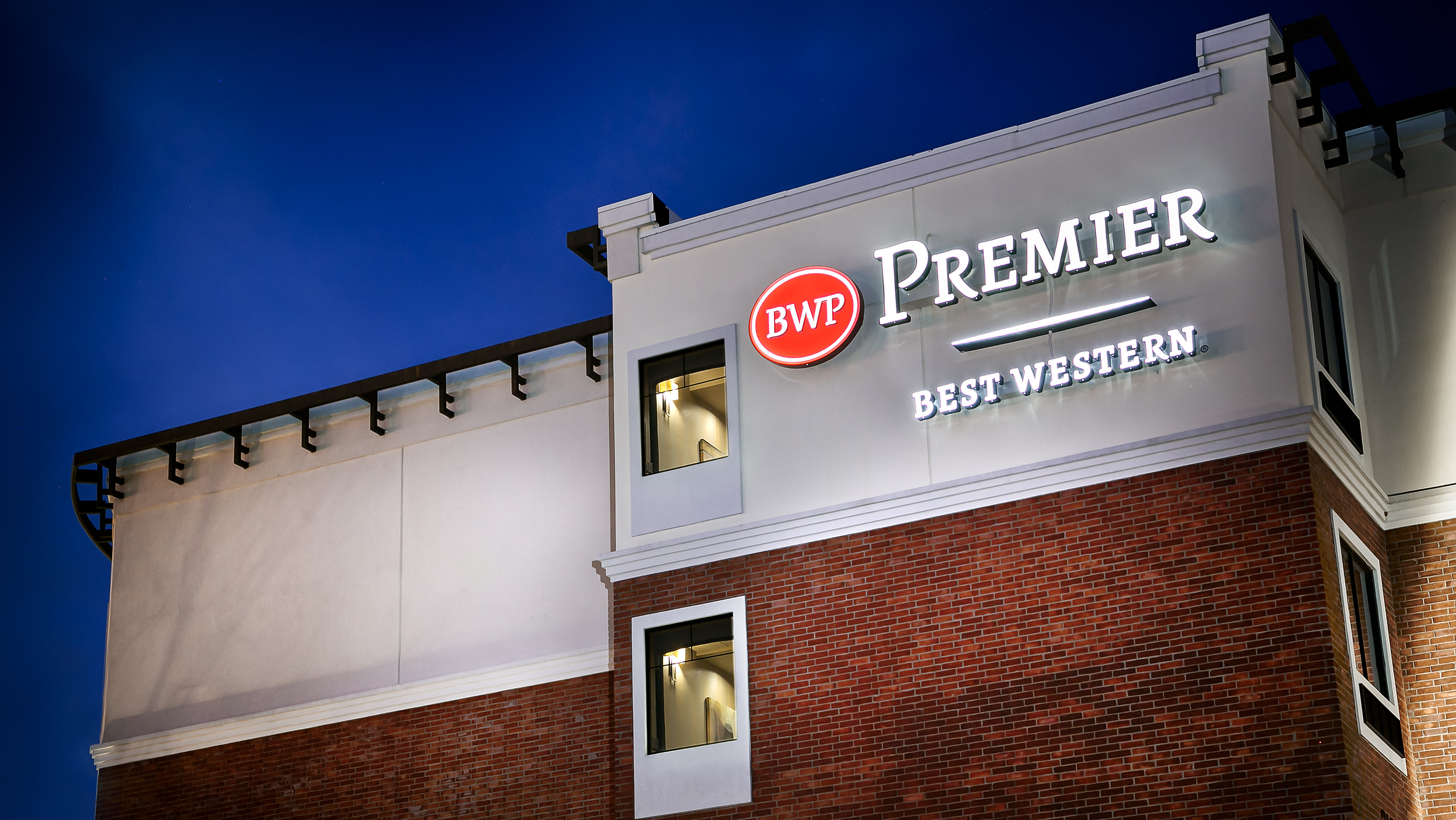 Best Western Premier Crown Chase Inn and Suites 8/70