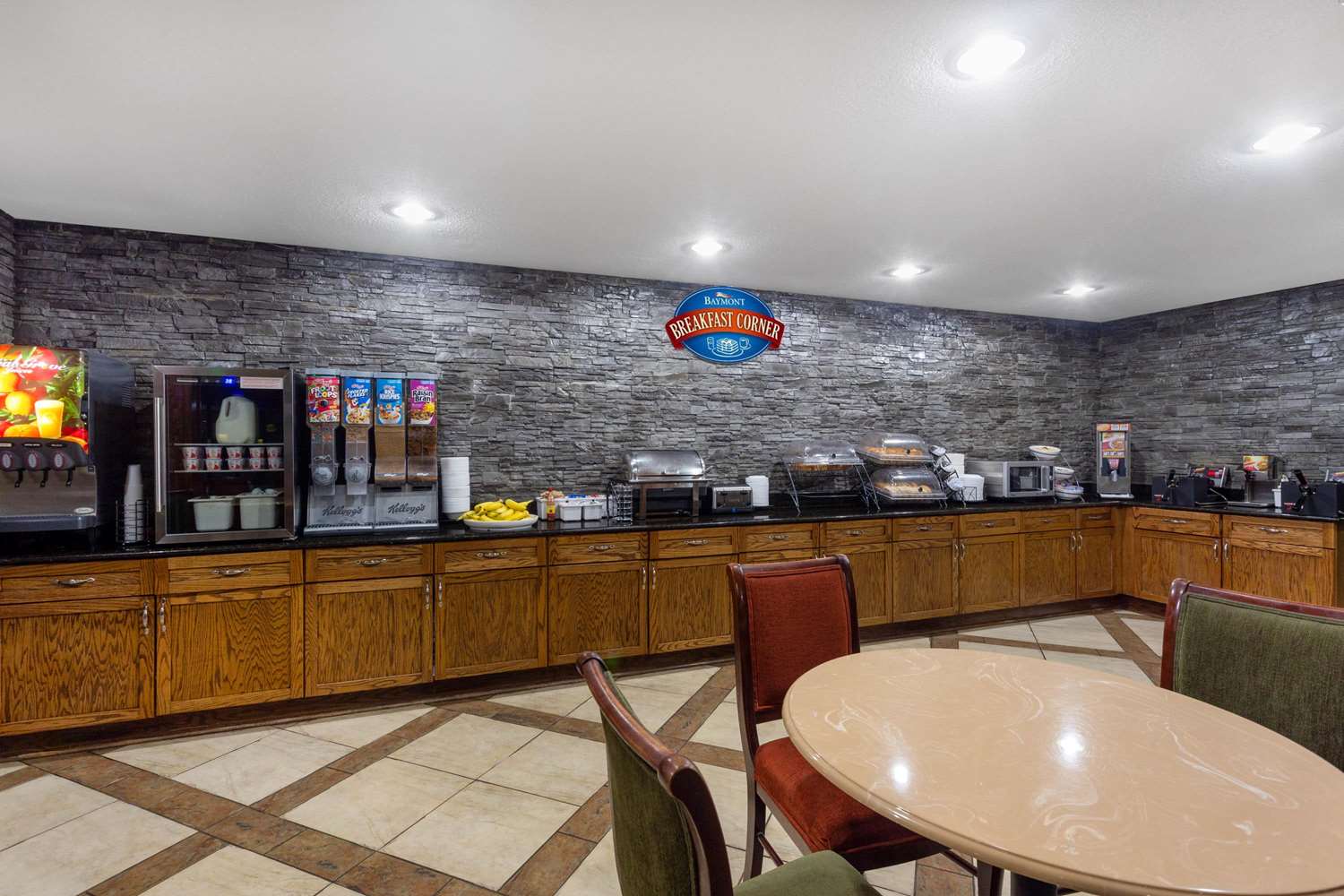 Baymont By Wyndham Elkhart 33/54