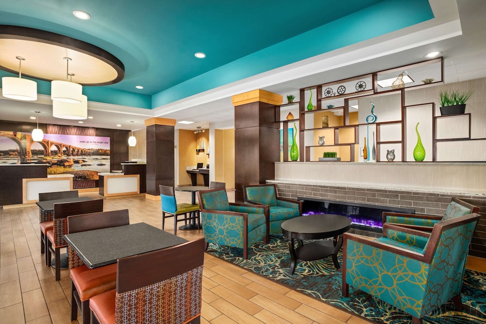 La Quinta Inn & Suites by Wyndham Richmond-Midlothian 24/36