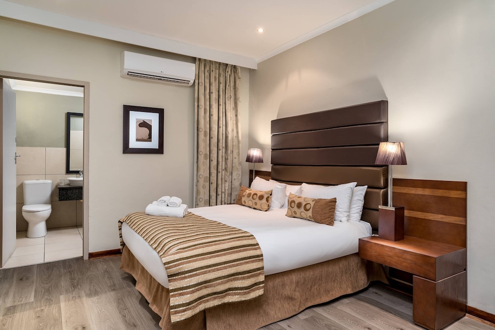 Protea Hotel By Marriott Upington 8/46
