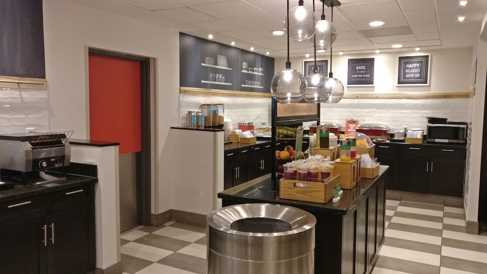 Hampton Inn & Suites By Hilton Toronto Airport 29/39