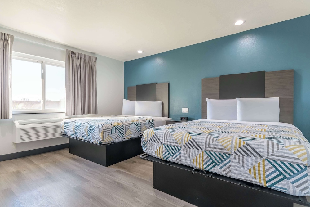 Standard, 2 Queen Beds