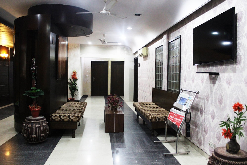 HOTEL GRAND PEEPAL 17/20