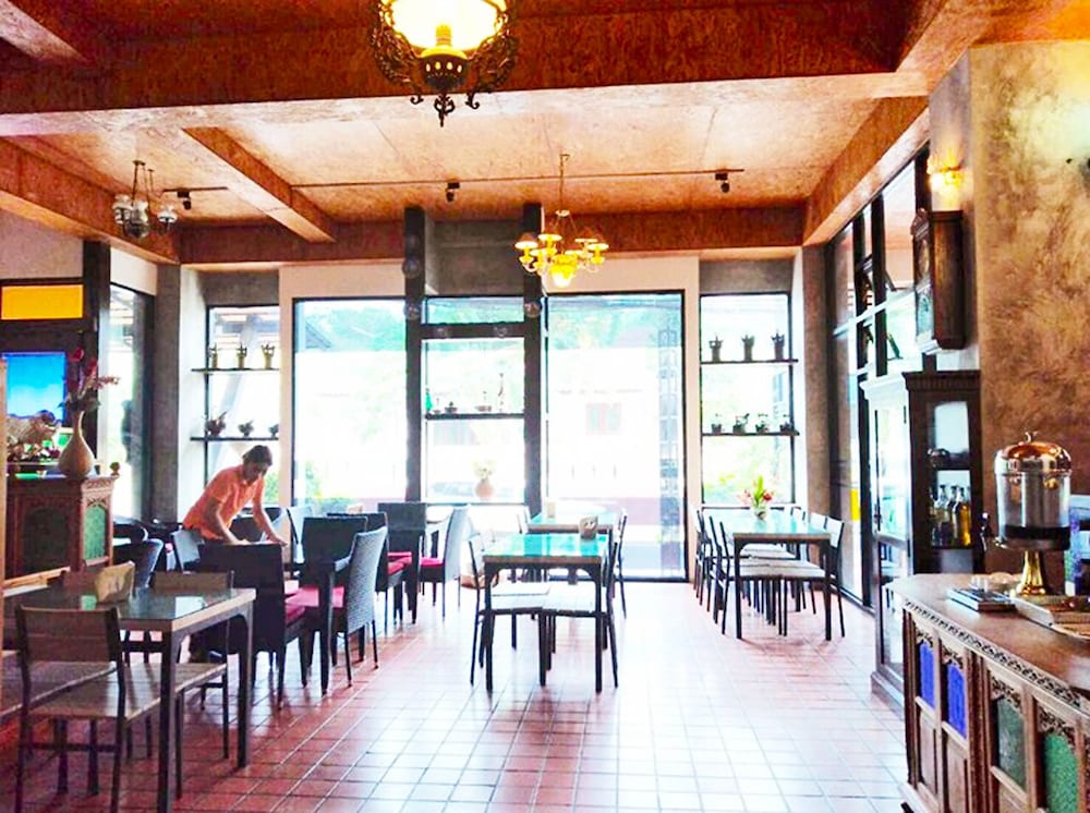 Jingjit Hotel 46/61