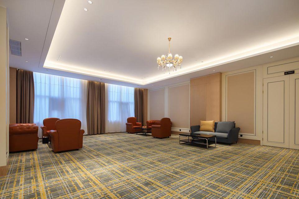 Vienna International Hotel (Luyi Passenger West Station) 18/33