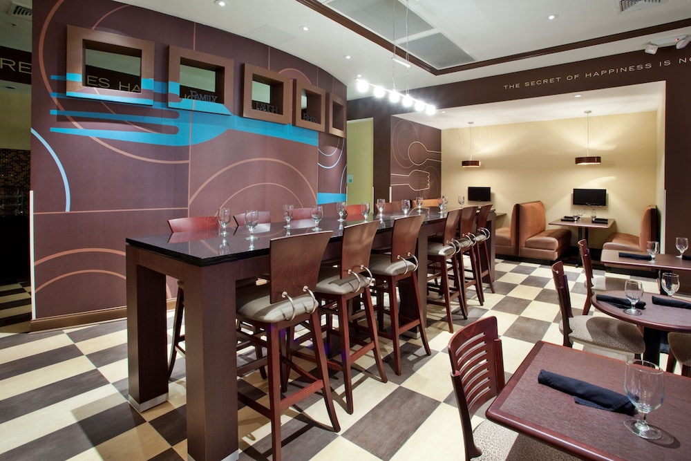 Holiday Inn Macon North 65/79