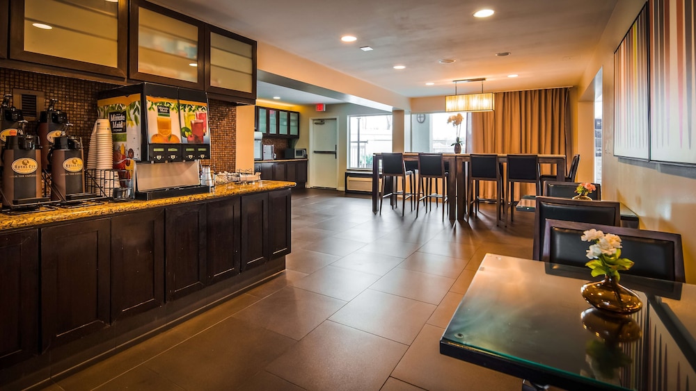 Best Western Plus Rancho Cordova Inn 49/63