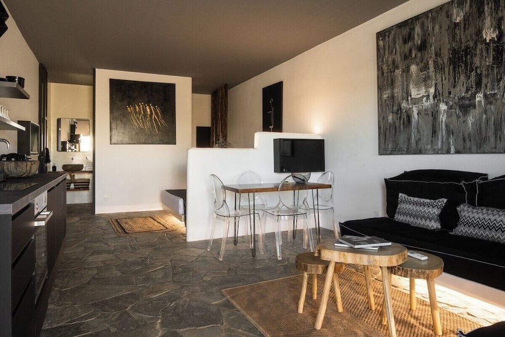 Mykonos Dot - Art Homes 16/46