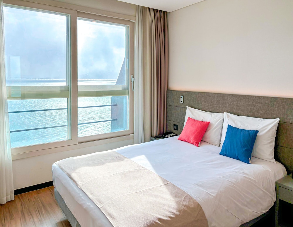 DELUXE, DOUBLE BED, OCEAN VIEW