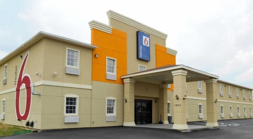 Motel6 Jourdanton, TX 33/37