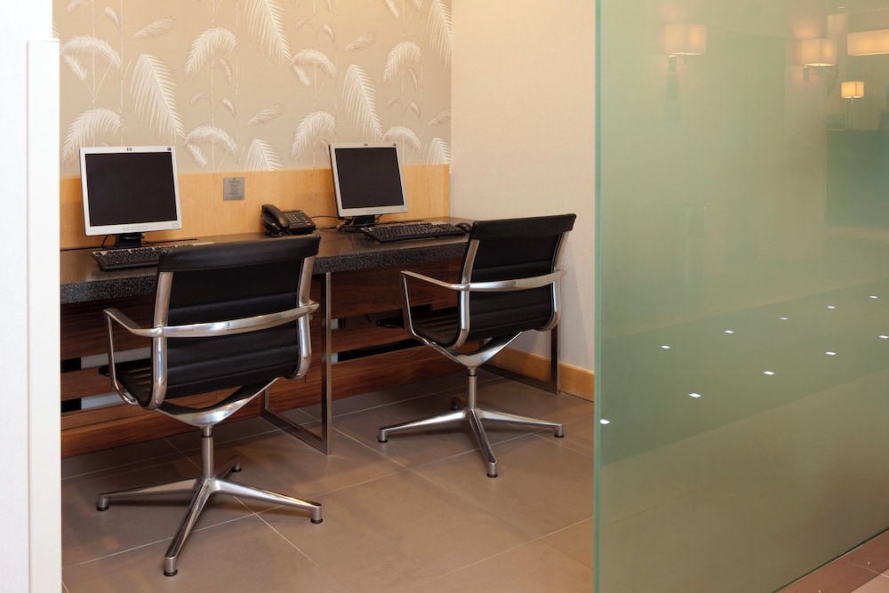 Holiday Inn Express Birmingham Redditch 46/50