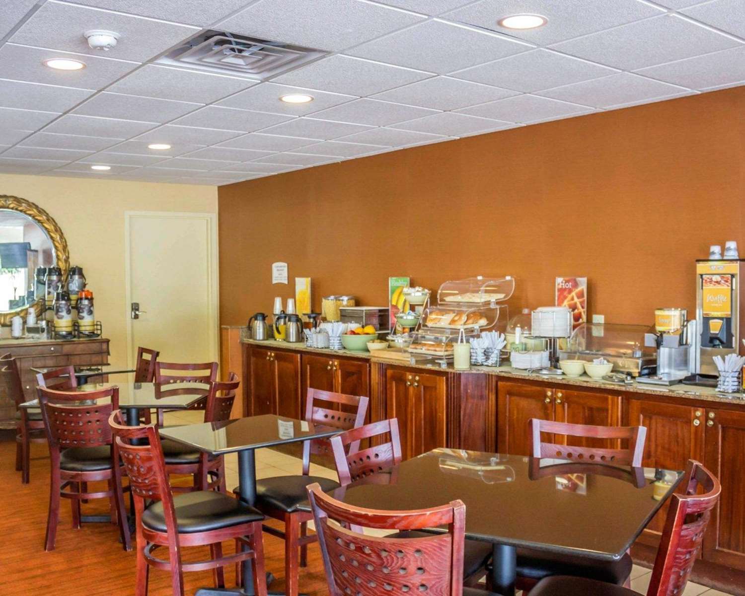 Quality Inn Waterbury 21/29