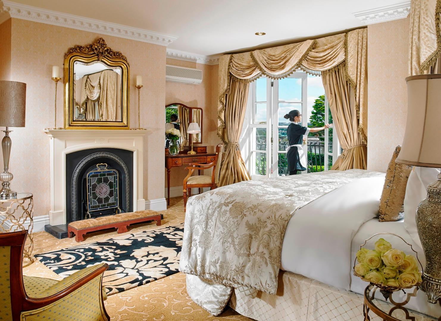 PRESIDENTIAL, SUITE