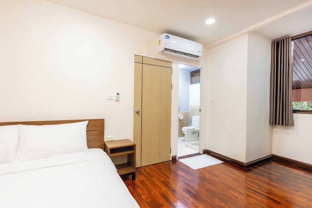 2 BEDROOMS, FAMILY, HOUSE, POOL SIDE