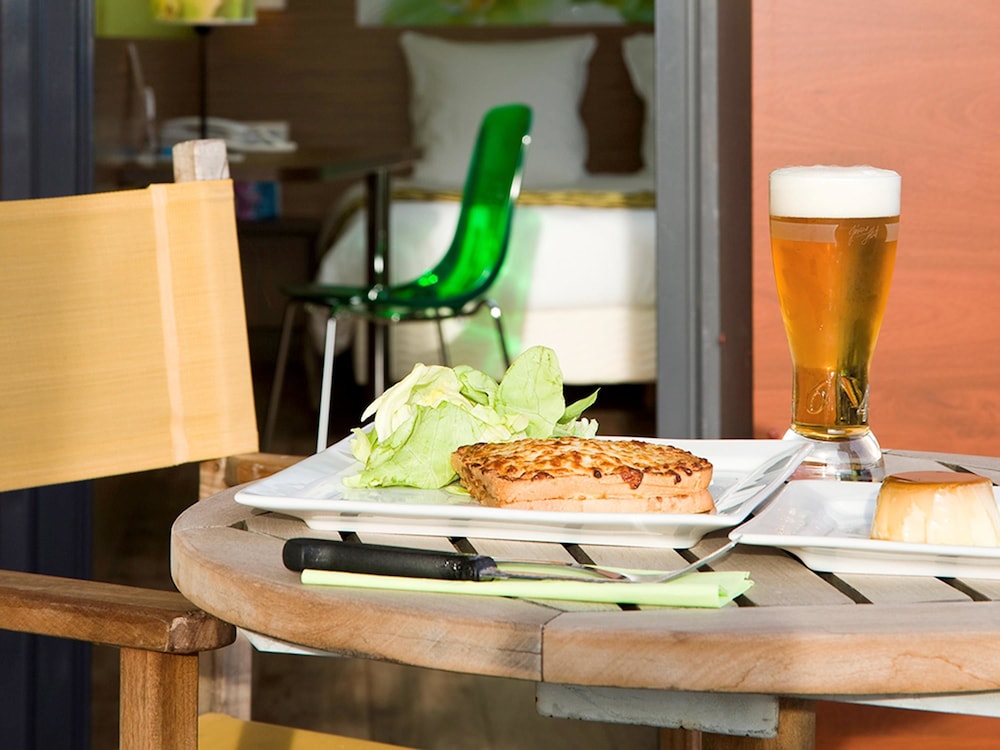 Ibis Styles Bourges 32/48
