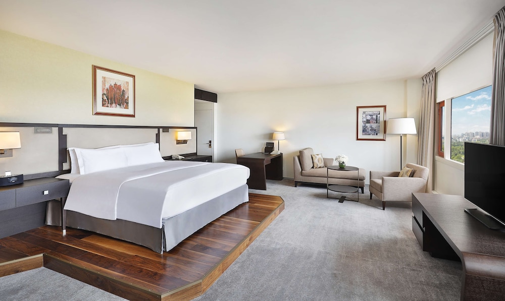 ROYAL, EXECUTIVE, SUITE, KING BED