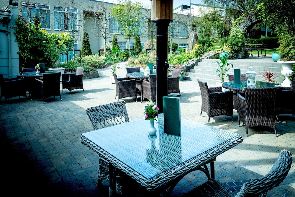 Greenhills Hotel 15/27