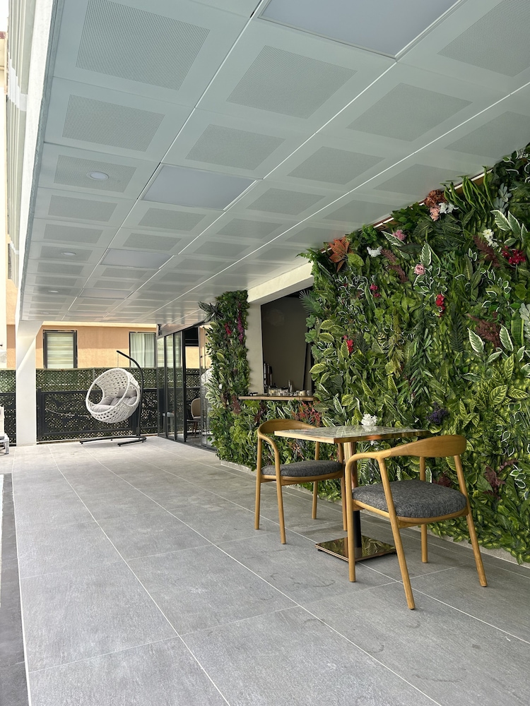 Sam Hotel 40/48