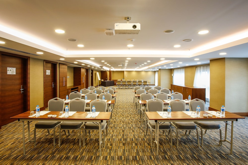 Park Dedeman Bostanci Hotel 48/52