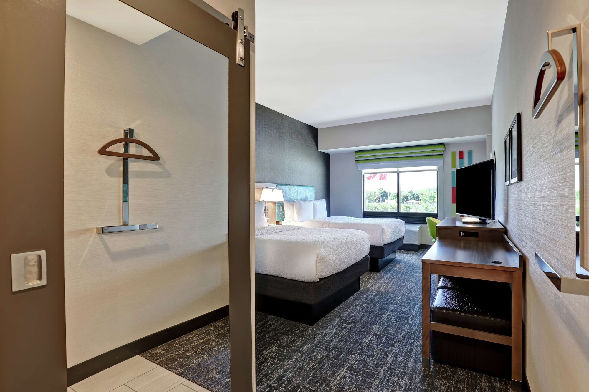 غرفة سيغنتشر بسريرين كوين، Hampton Inn St Catharines Niagara On 7/7