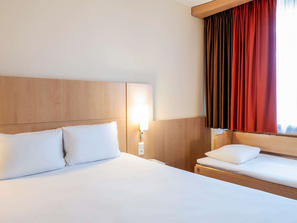 STANDARD, DOUBLE BED, WITH EXTRA BED