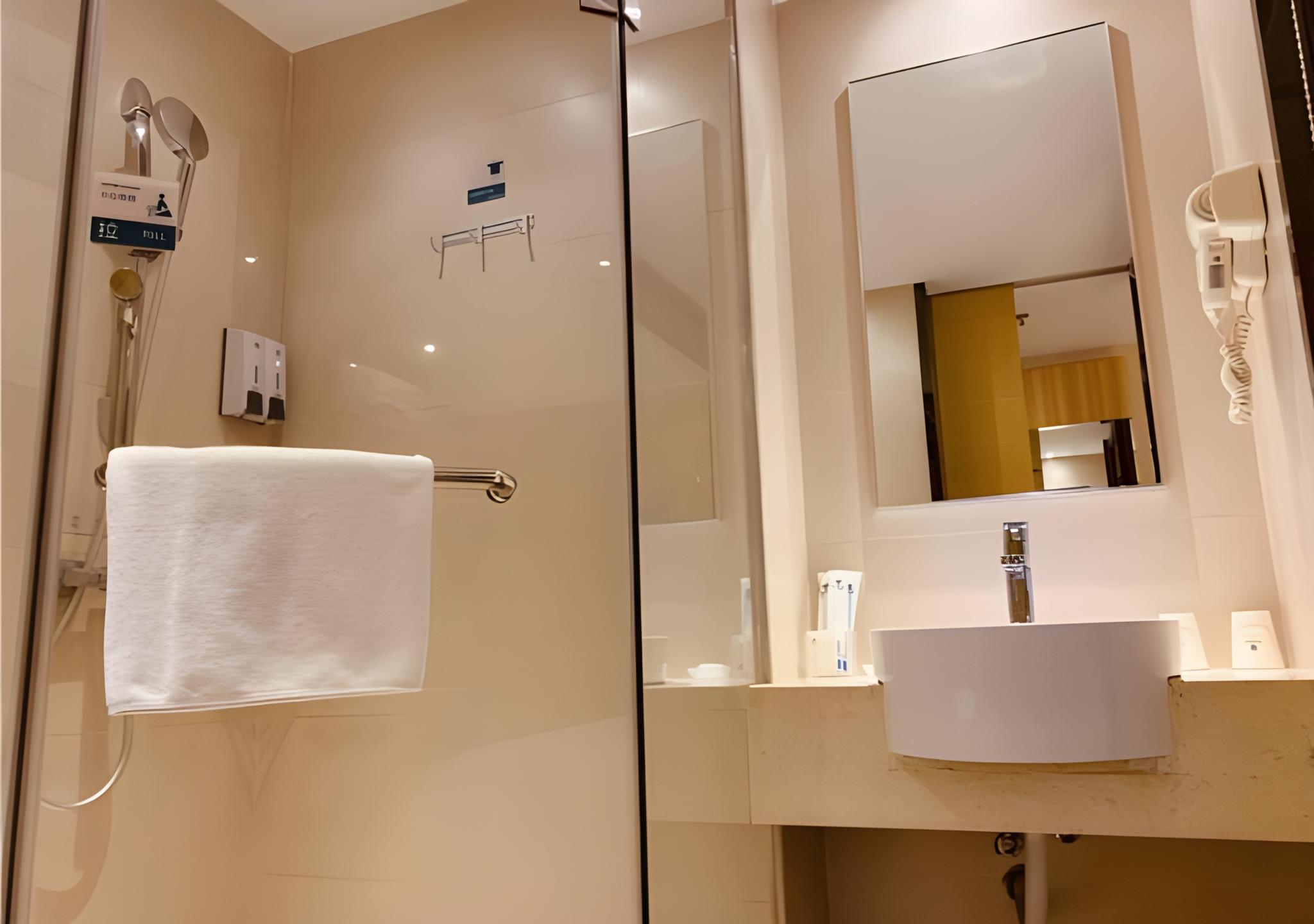 City Comfort Inn (Shenzhen Nanshan Hi-Tech Industrial Park Majialong) 36/36