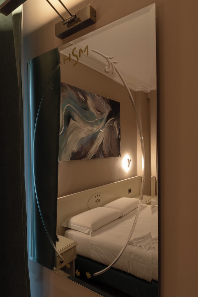 ROOM, TRIPLE
