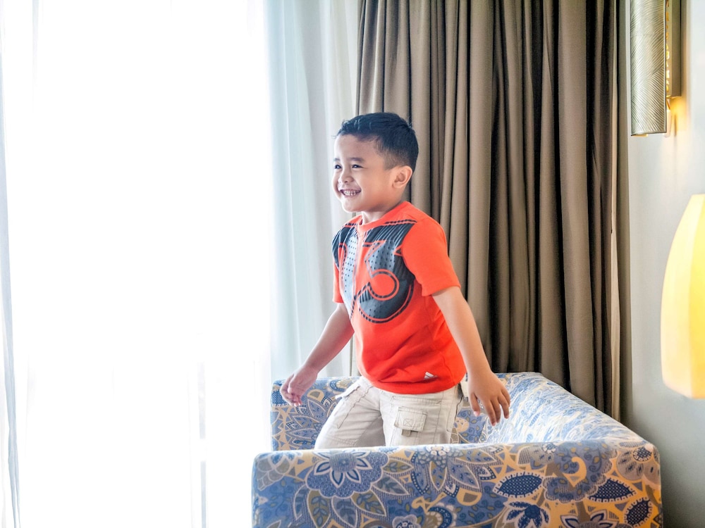 NOVOTEL SEMARANG 10/76
