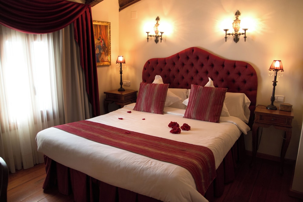 Standard, King Bed