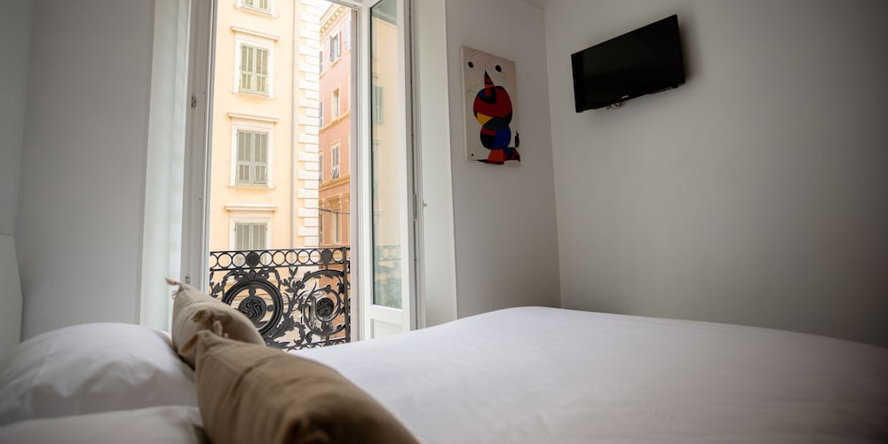 Hotel Napoleon 8/30