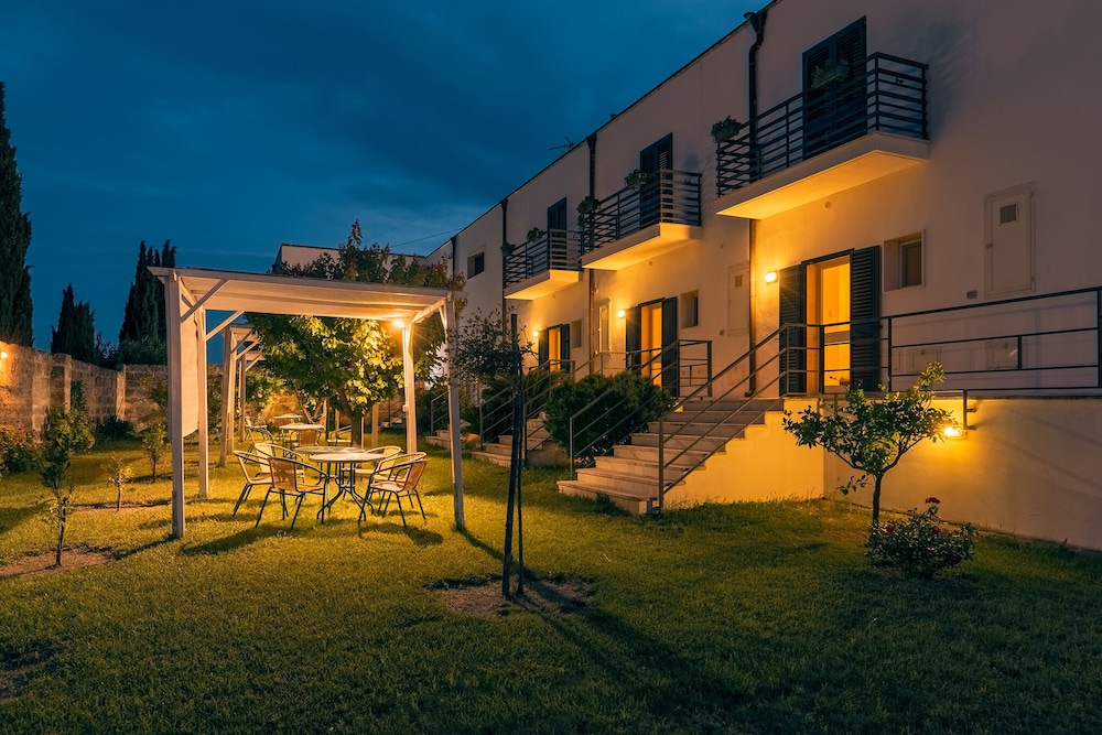 Tenuta Giardini Nuovi 28/33