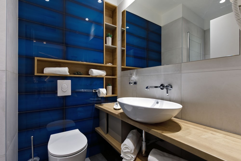 Sailor Boutique Rooms 24/27