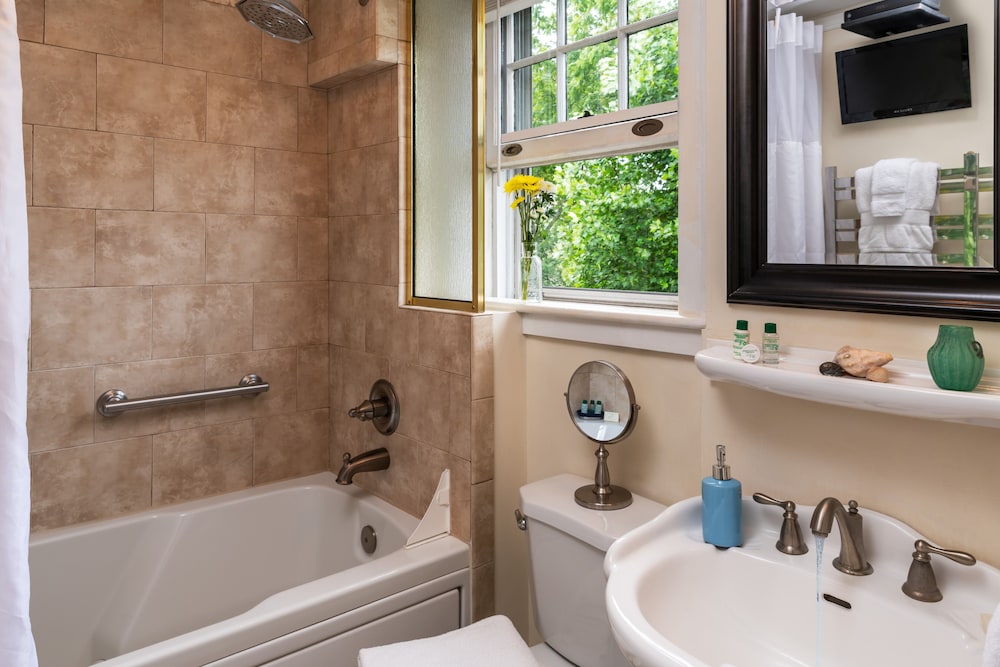 Abbington Green Bed &amp; Breakfast Inn 49/49