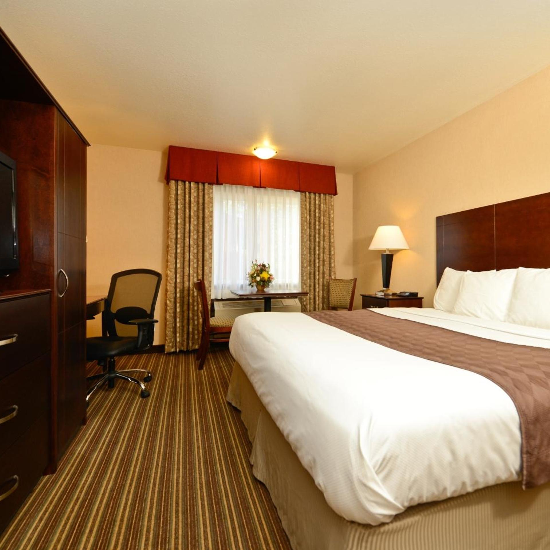 Yellowstone West Gate Hotel 10/51
