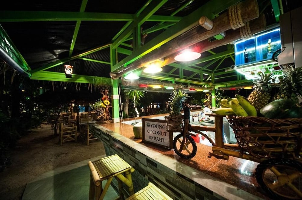 Phi Phi Island Cabana Hotel 56/69