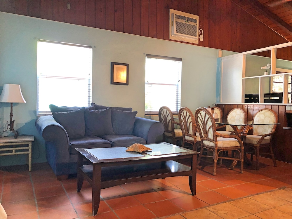 The Pelican Key Largo Cottages 47/76