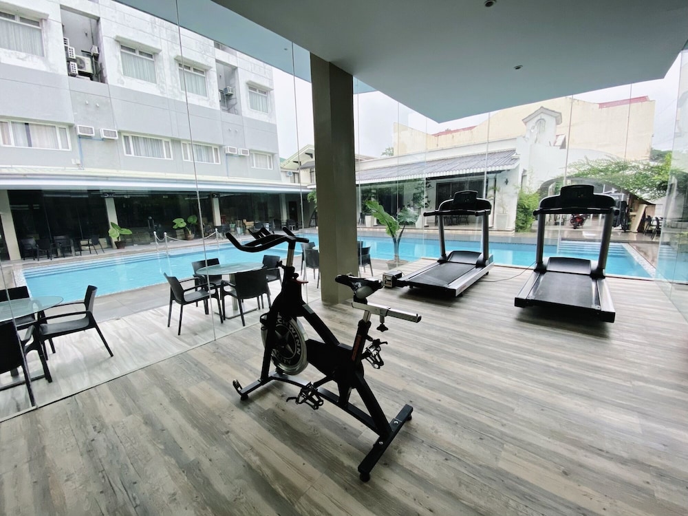 Avenue Suites Hotel 42/65