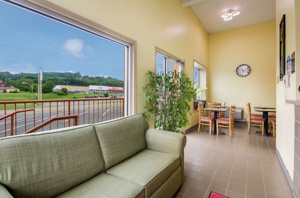 Econo Lodge Marion I-81 28/36
