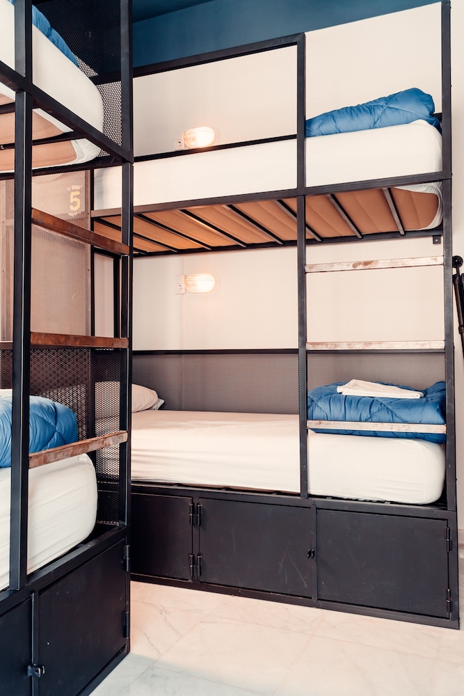Oasis Backpackers Hostel Sevilla 44/45