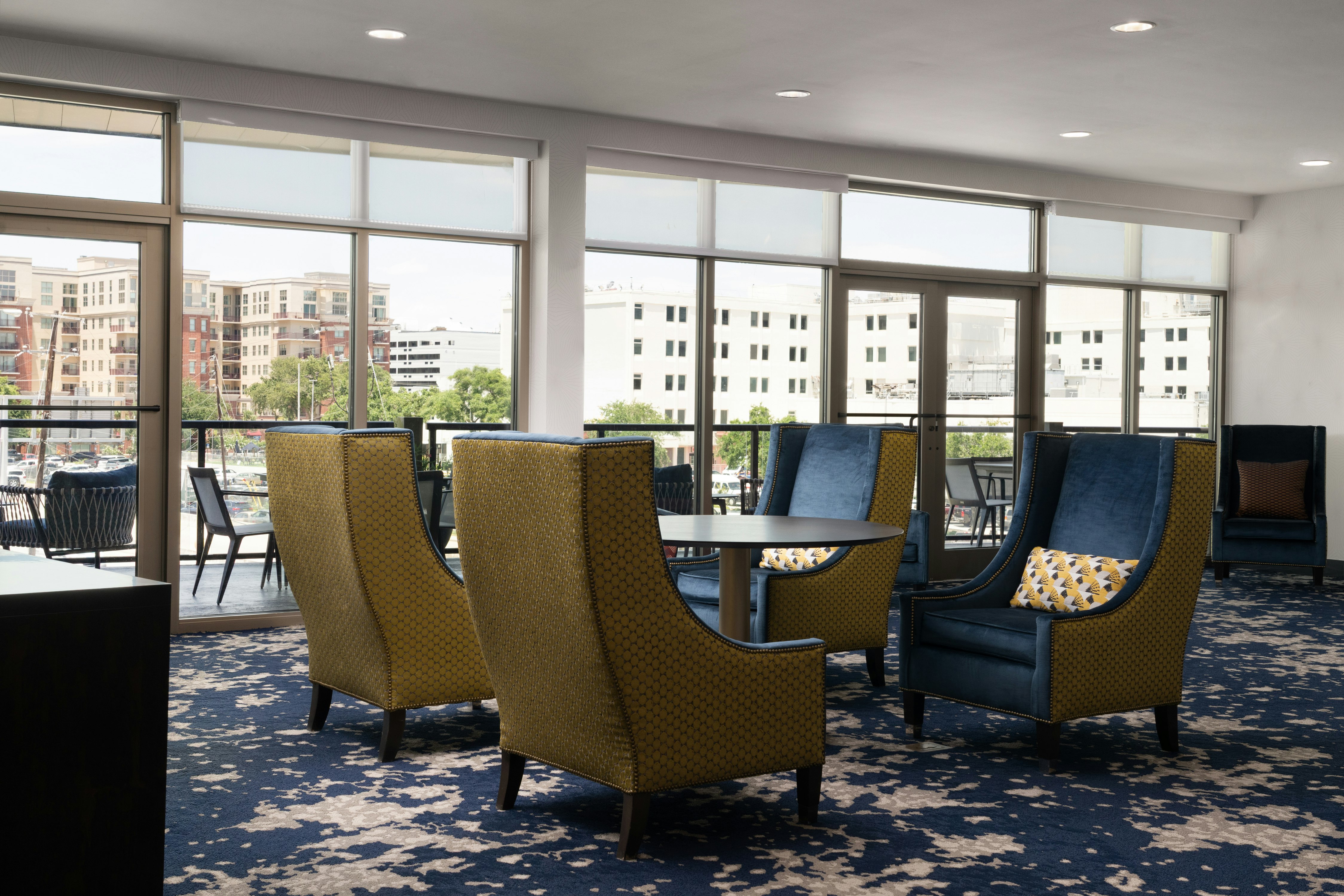 Hilton Garden Inn Charleston Waterfront Downtown 69/77