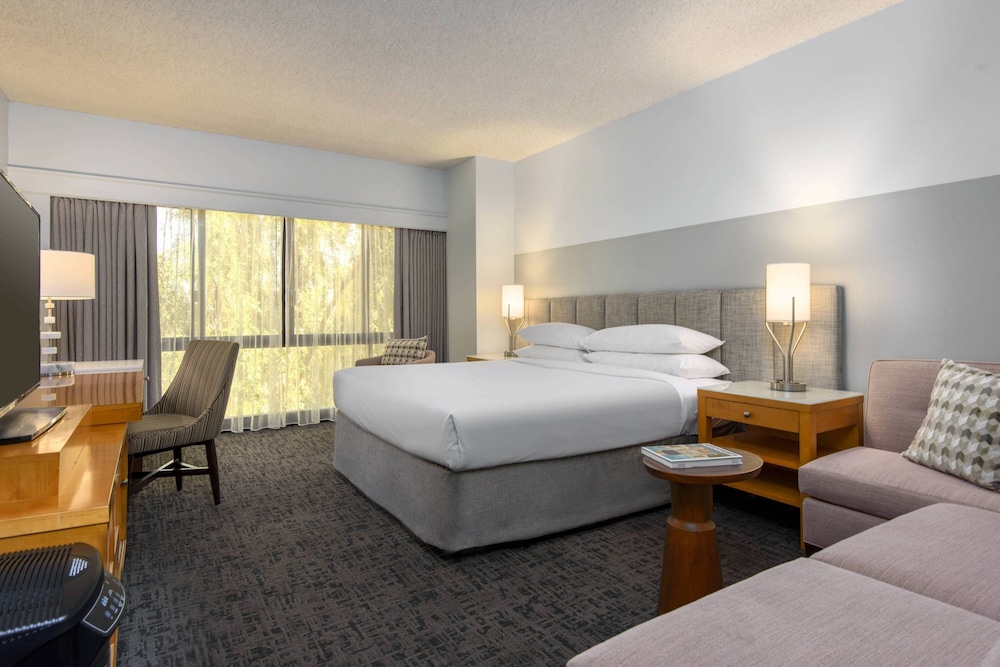 Renaissance Palm Springs 15/78
