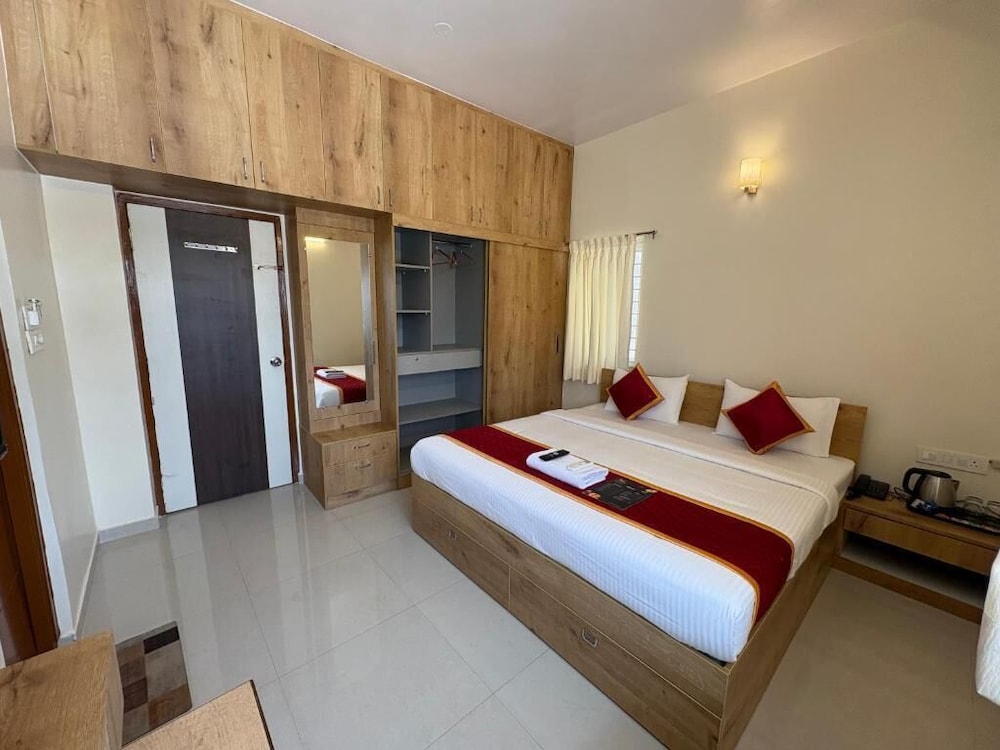 Sai Grand Villas and Hotel 13/50