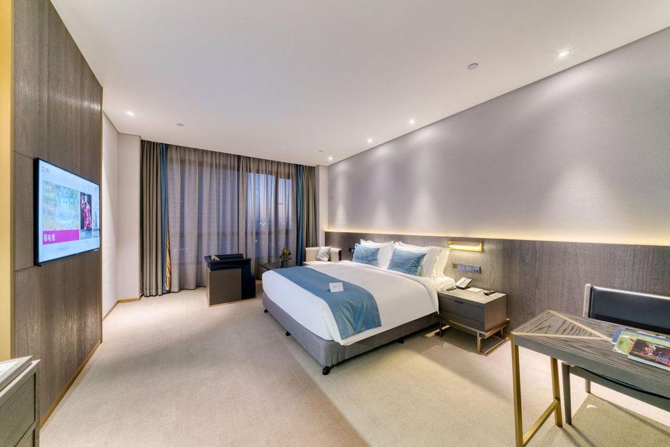 Room, Double Bed, Ferris Wheel View, City View